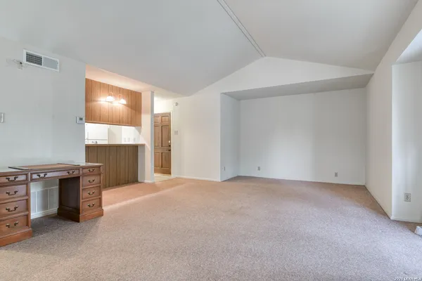 $109,000 | 215 West Mistletoe Avenue, Unit E, San Antonio, TX 78212