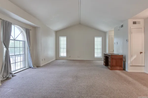 $109,000 | 215 West Mistletoe Avenue, Unit E, San Antonio, TX 78212