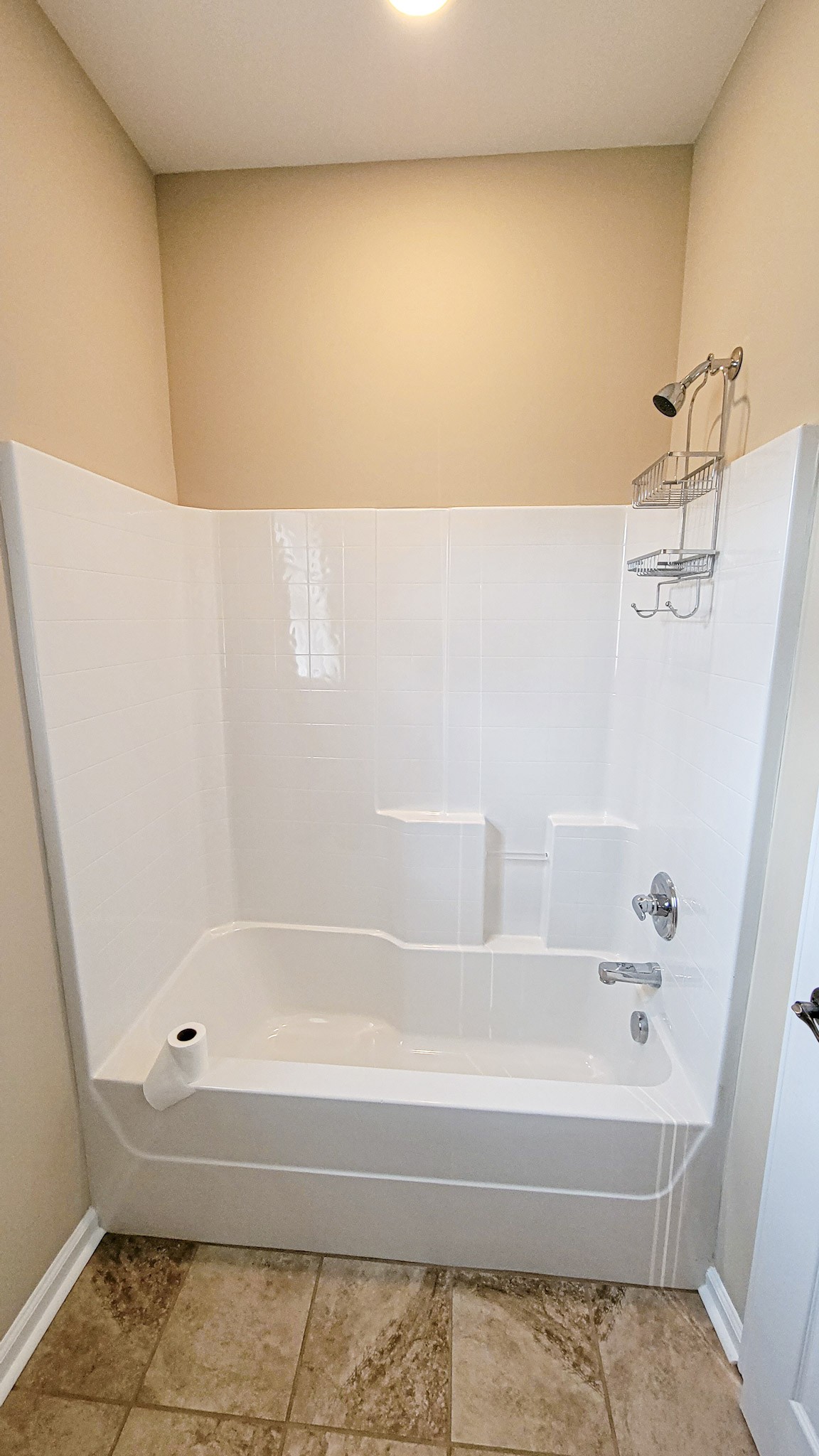 4200 Sandy Springs Road Springfield, TN 37172 - Photo 25 of 34 a bathroom with a bathtub