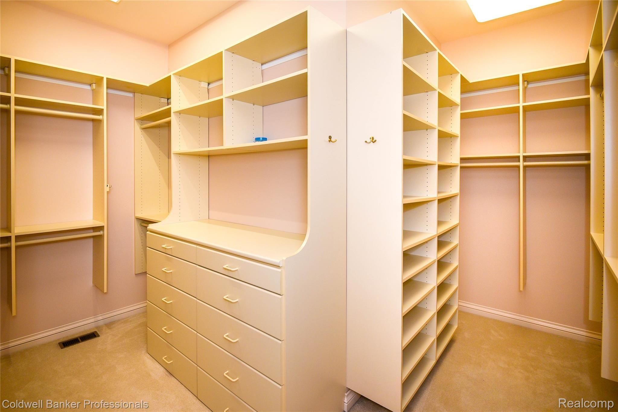 9250 Fox Hollow Road Clarkston, MI 48348 - Photo 23 of 42 Huge Walk-in Closet