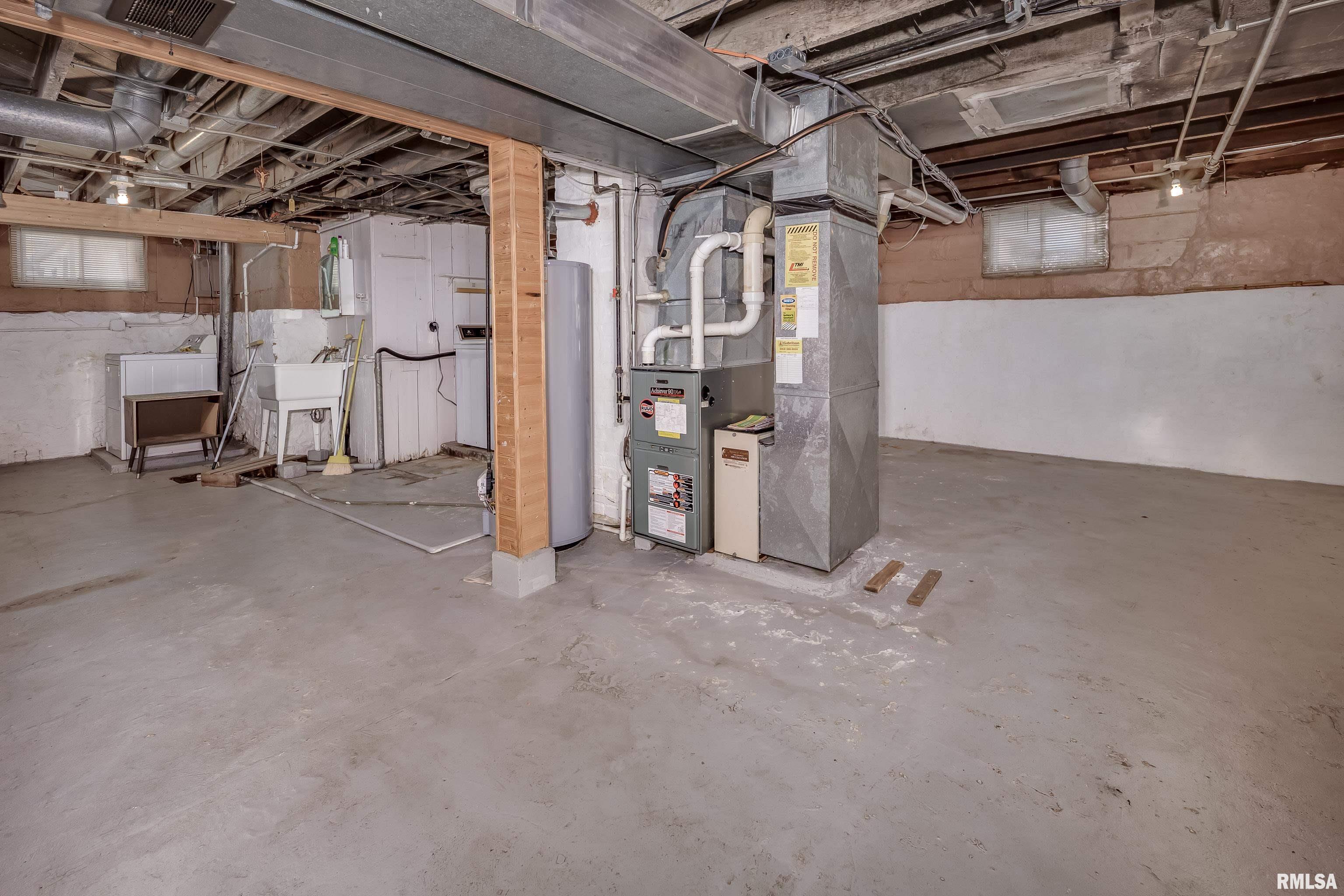 2207 Ripley Street Davenport, IA 52803 - Photo 17 of 30 Gallery Image 17