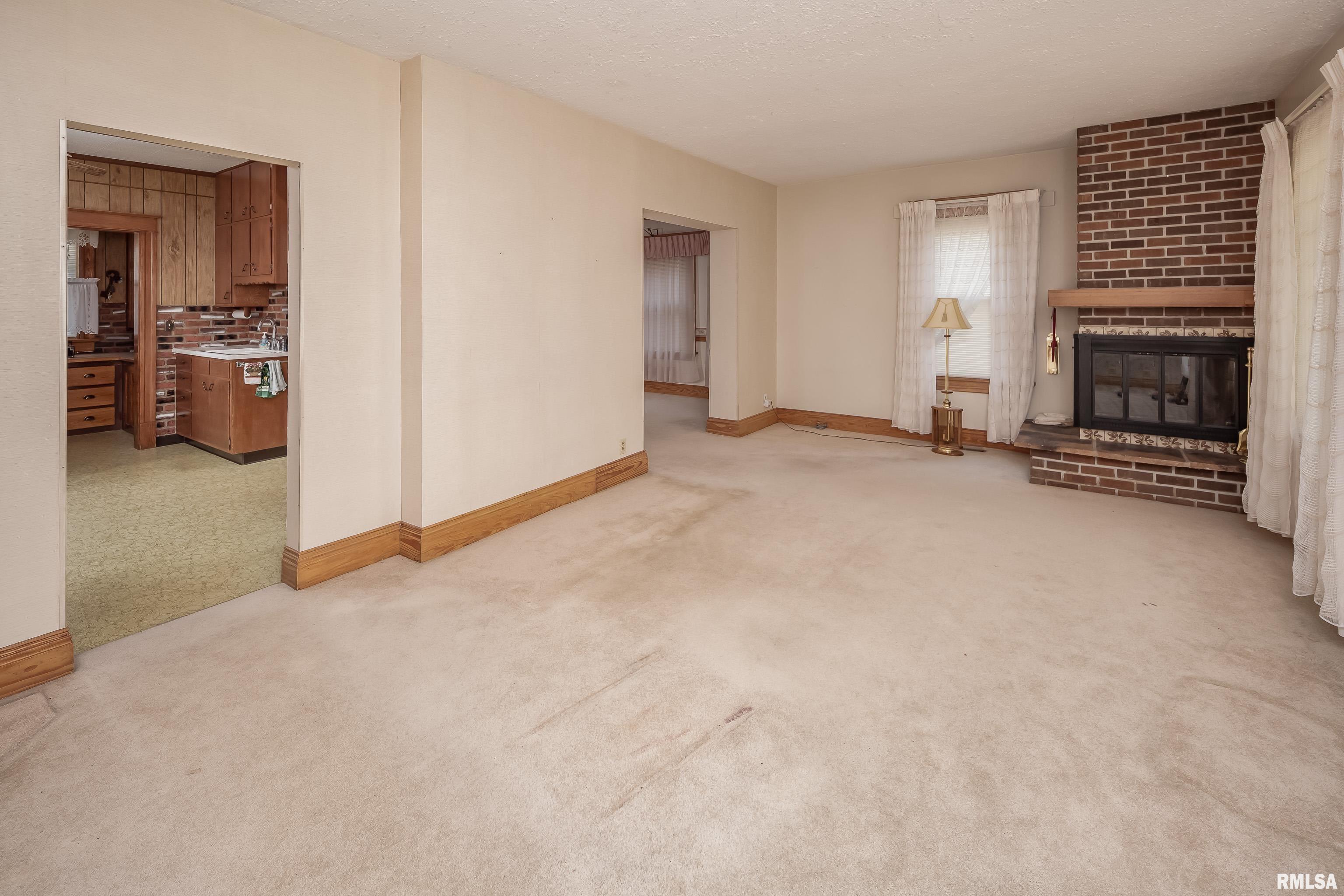 2207 Ripley Street Davenport, IA 52803 - Photo 9 of 30 Gallery Image 9