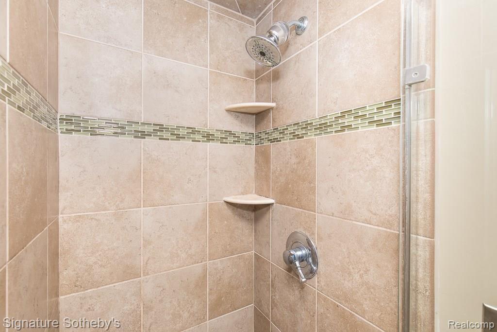 1865 Fair Oak Court Rochester Hills, MI 48309 - Photo 19 of 31