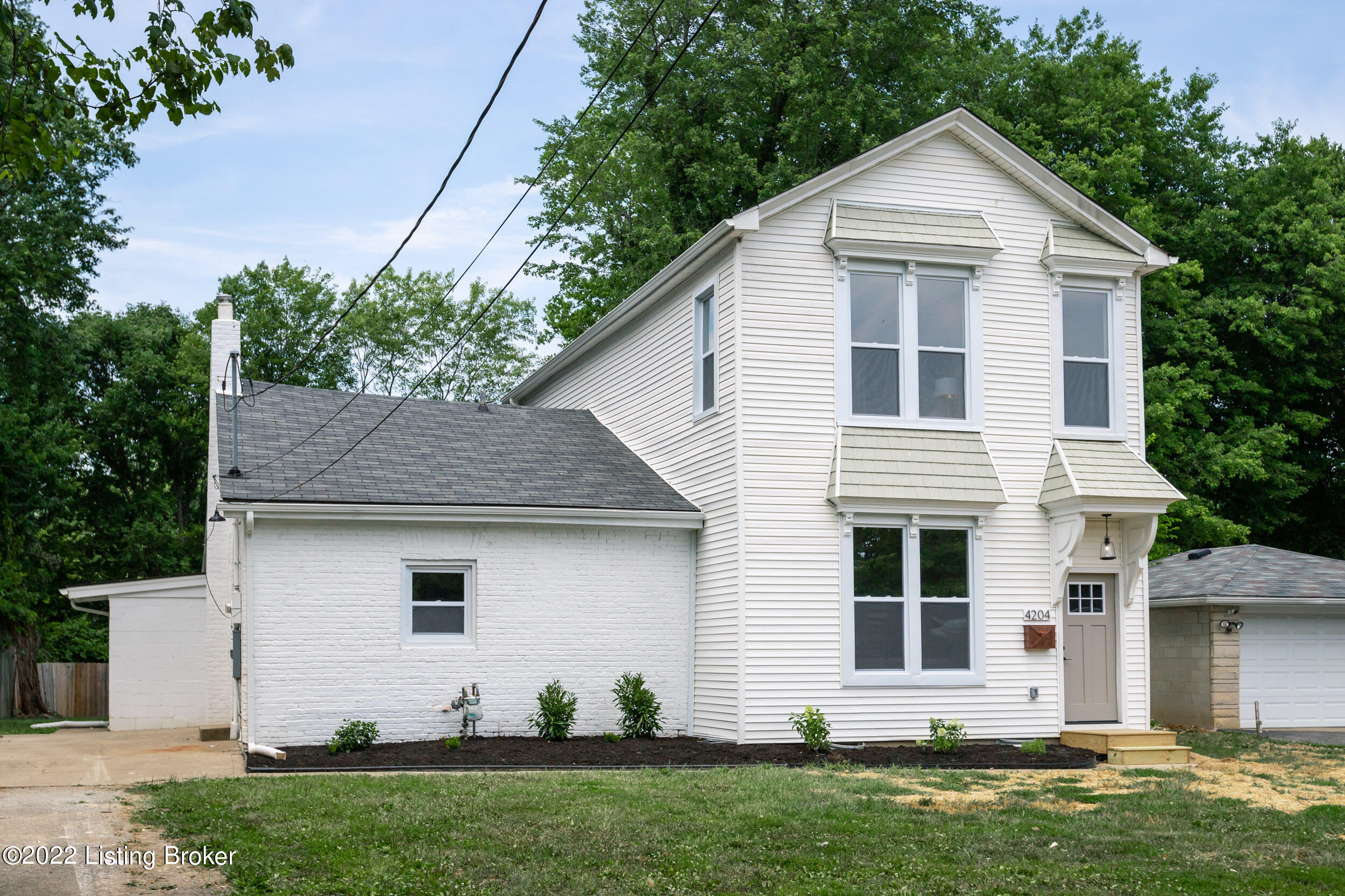 4204 Dover Road Louisville, KY 40216 - Photo 1 of 59 4204 Dover Road-01