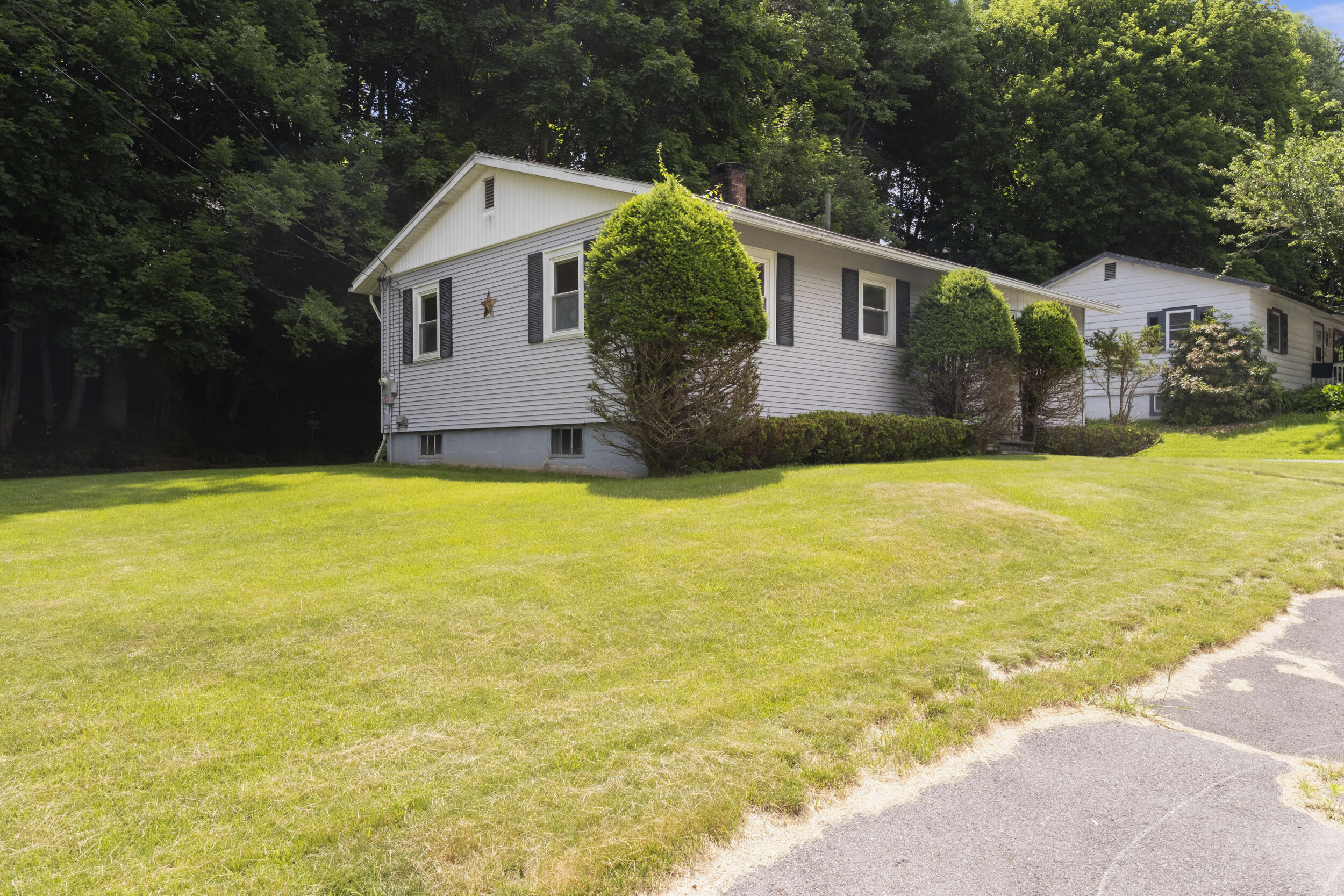 2 Dennis Street Augusta, ME 04330 - Photo 3 of 33 2_dennis_st-exterior-03