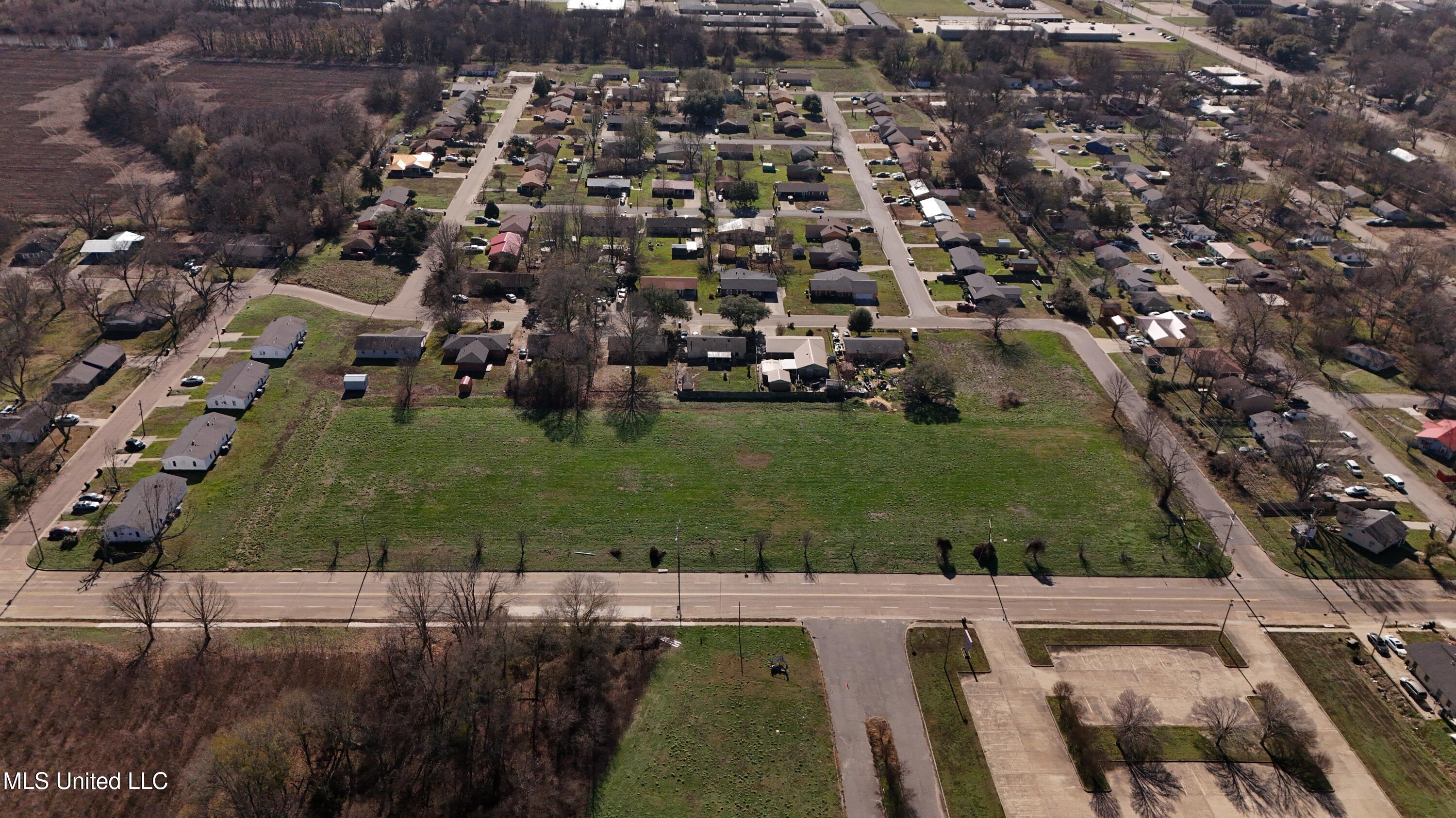 East Alexander Street Greenville, MS 38703 - Photo 3 of 9 DJI_20251230125221_0001_D