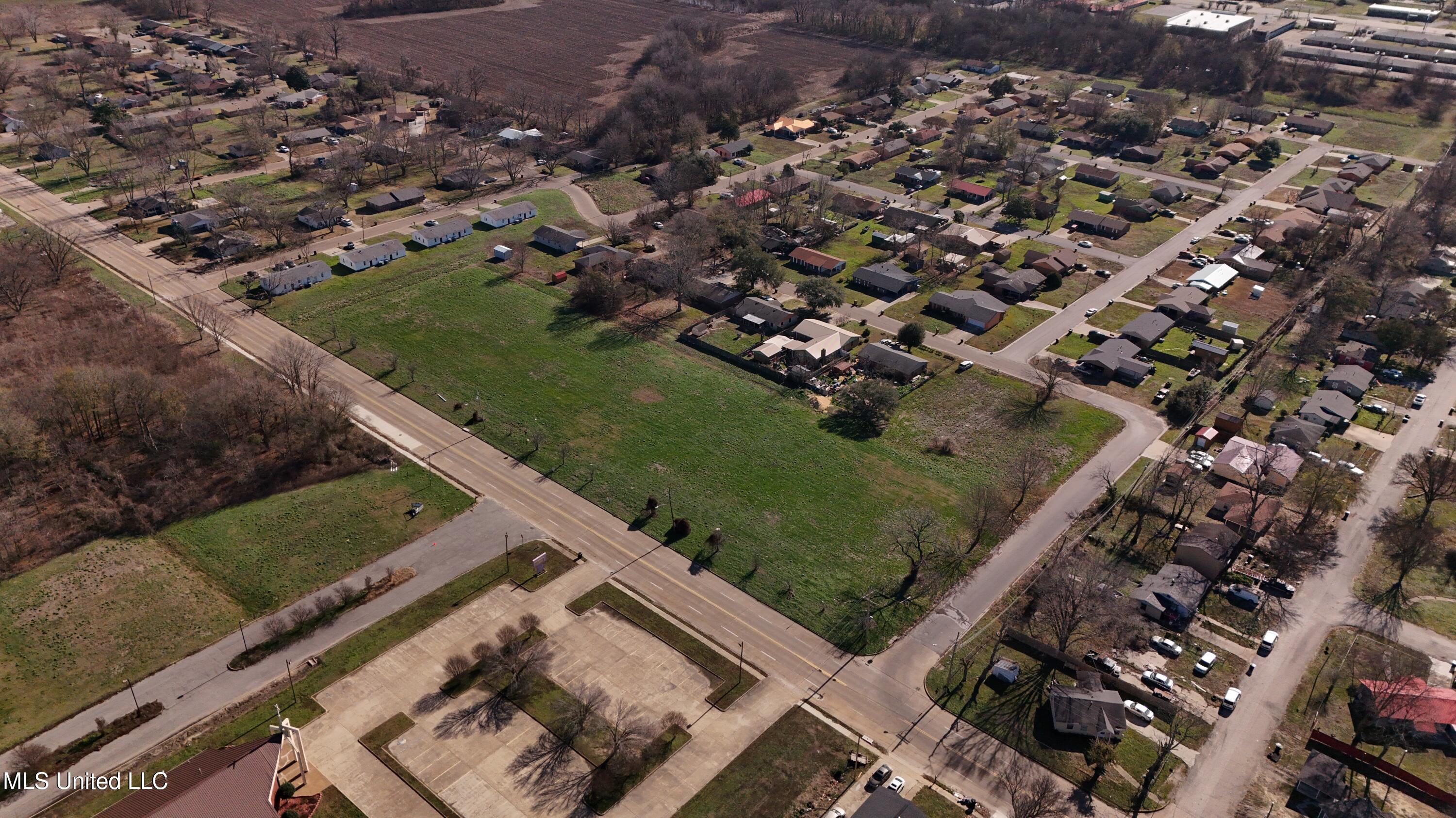 East Alexander Street Greenville, MS 38703 - Photo 4 of 9 DJI_20251230125244_0002_D