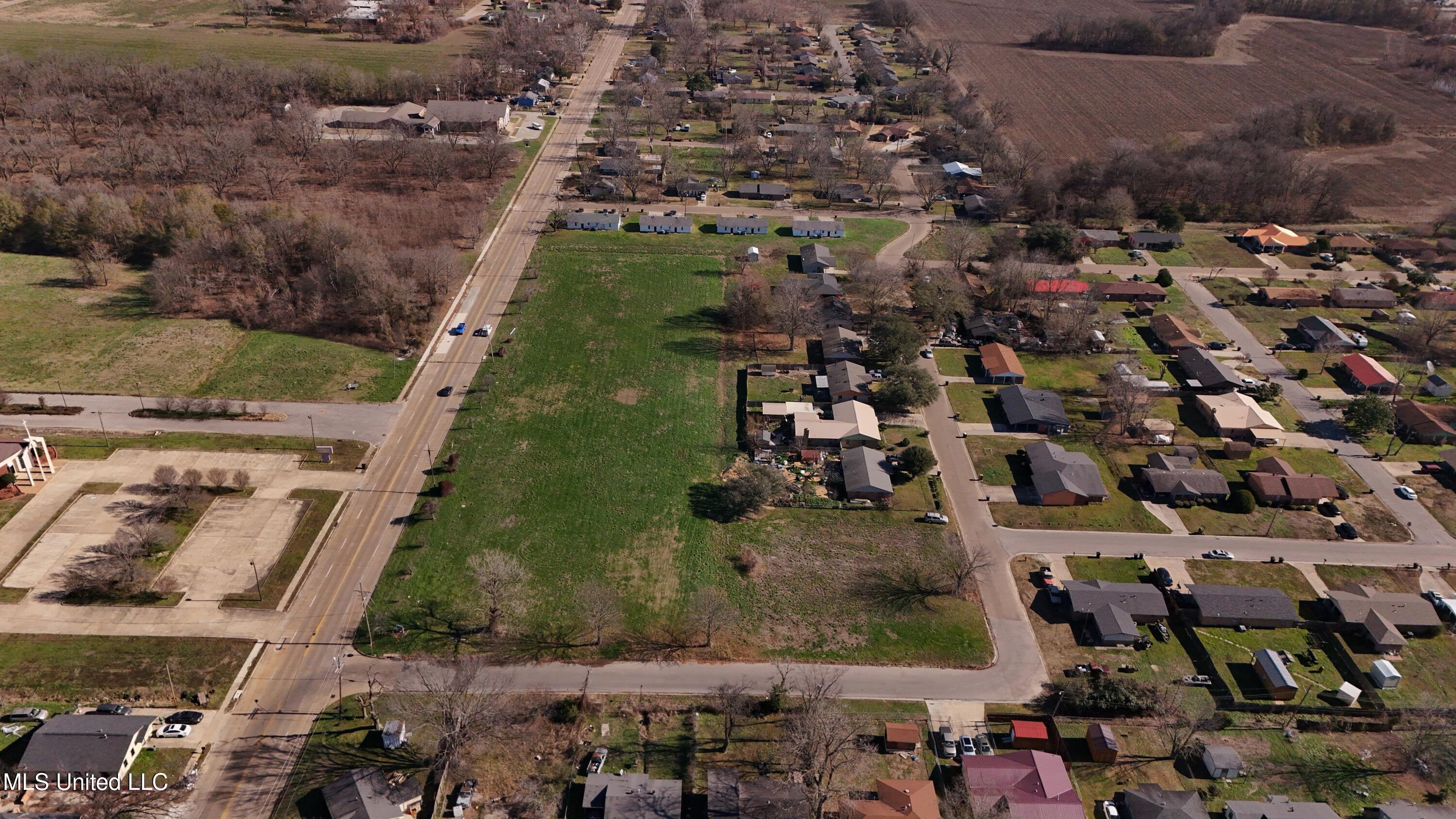 East Alexander Street Greenville, MS 38703 - Photo 5 of 9 DJI_20251230125300_0003_D