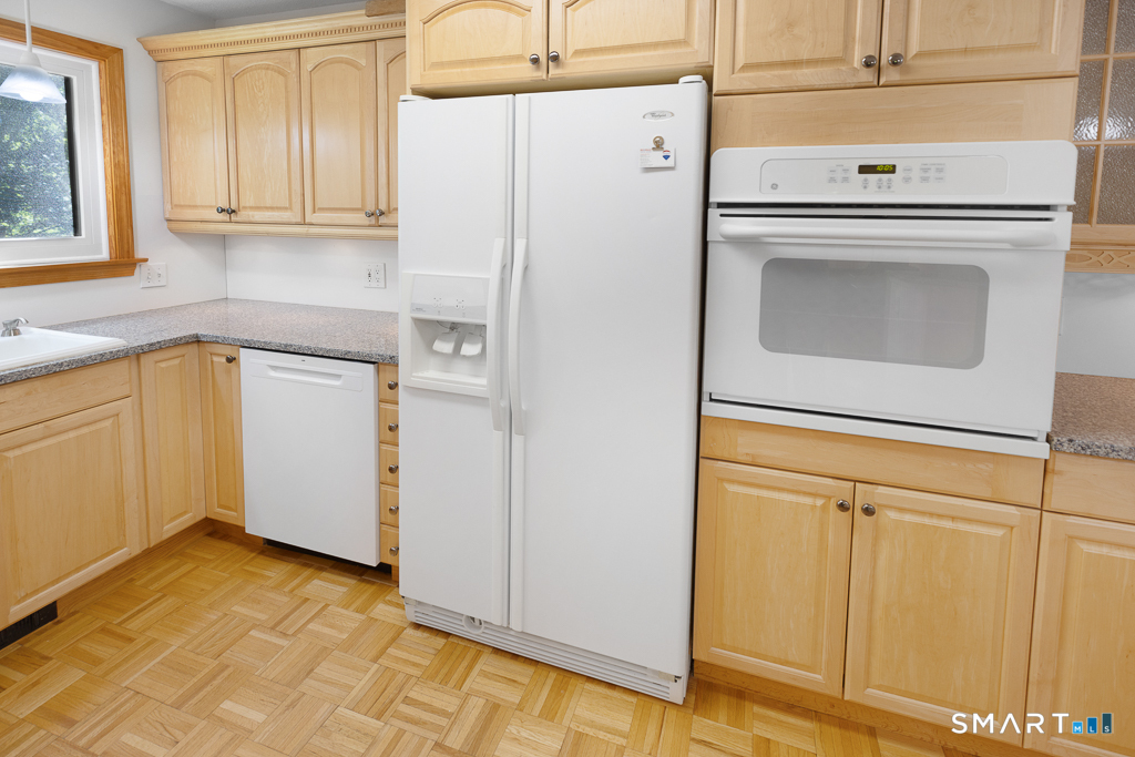 91 Riverview Road, Unit 8C East Lyme, CT 06357 - Photo 11 of 35