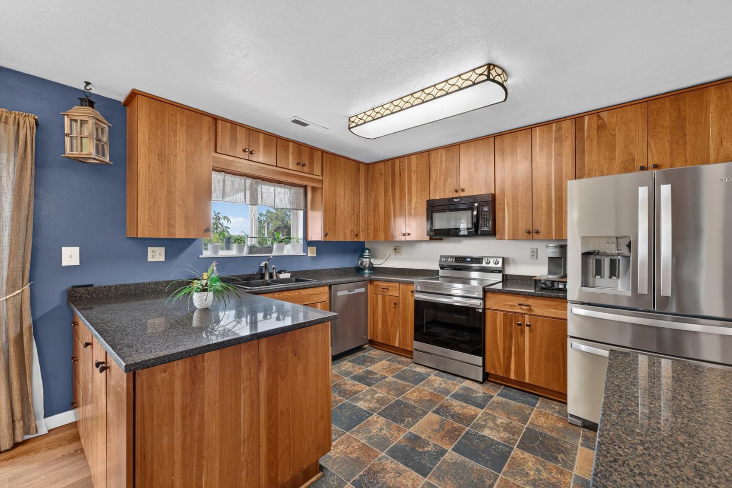 204 Barry Road Yuba City, CA 95991 - Photo 8 of 47