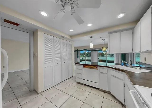 $179,900 | 1655 South Highland Avenue, Unit J194, Clearwater, FL 33756