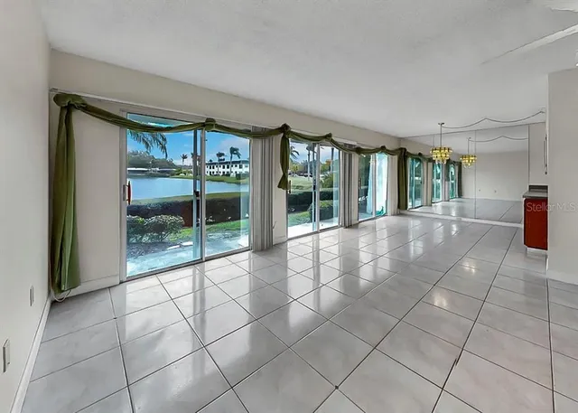 $179,900 | 1655 South Highland Avenue, Unit J194, Clearwater, FL 33756