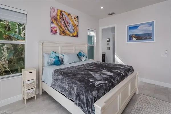 $995,000 | 121 Newport Drive, Naples, FL 34114