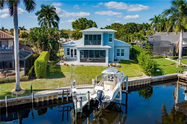 $995,000 | 121 Newport Drive, Naples, FL 34114