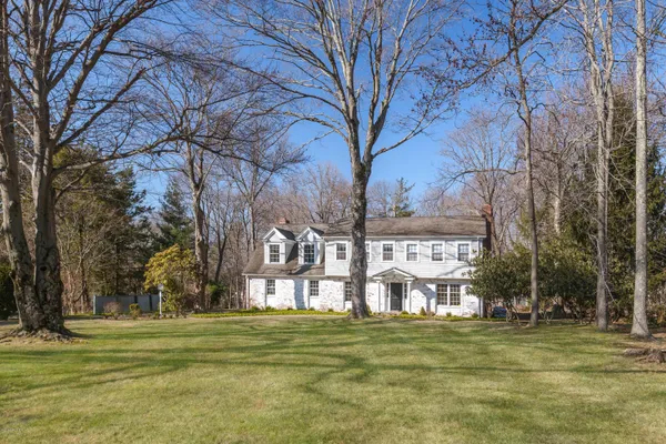 $15,000 | 12 Norton Lane, Old Greenwich, CT 06870