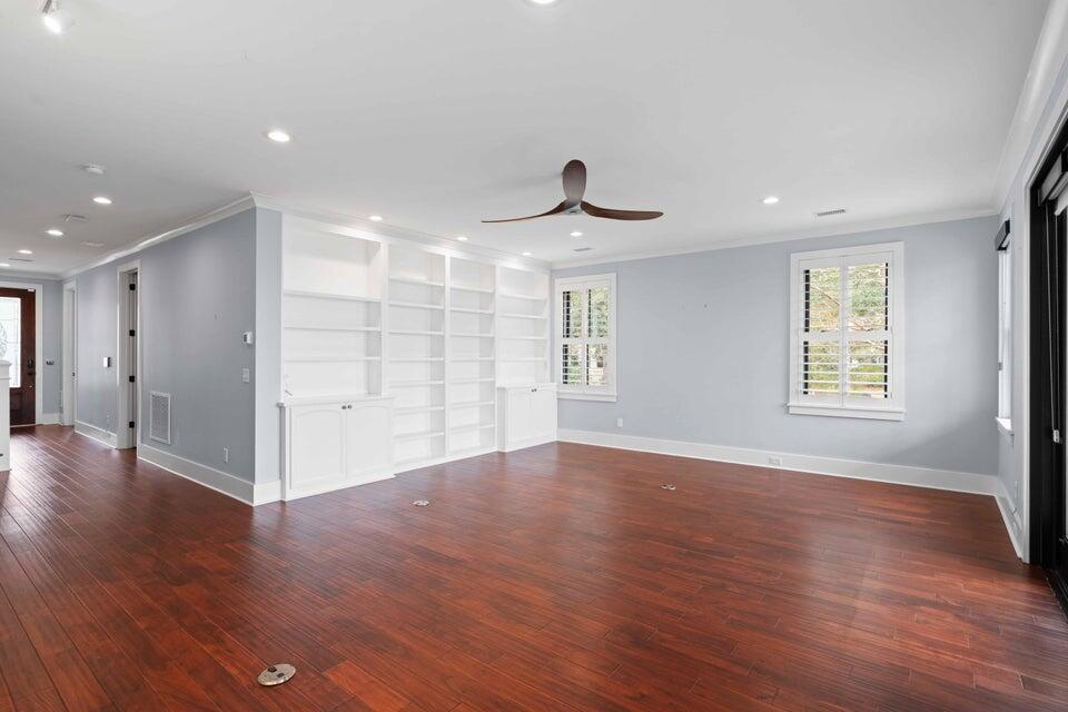 200 Queen Street Mount Pleasant, SC 29464 - Photo 7 of 30 20251203180358826686000000-o