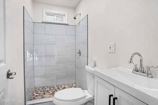 $279,000 | 105 South Fair Avenue, Yakima, WA 98901