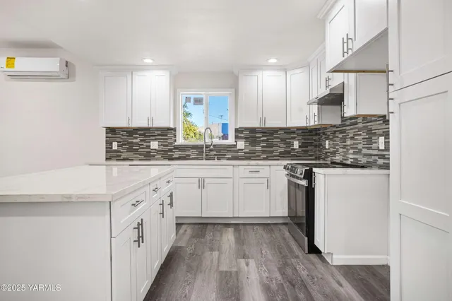 $279,000 | 105 South Fair Avenue, Yakima, WA 98901