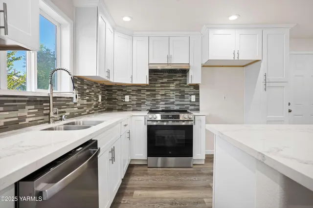 $279,000 | 105 South Fair Avenue, Yakima, WA 98901