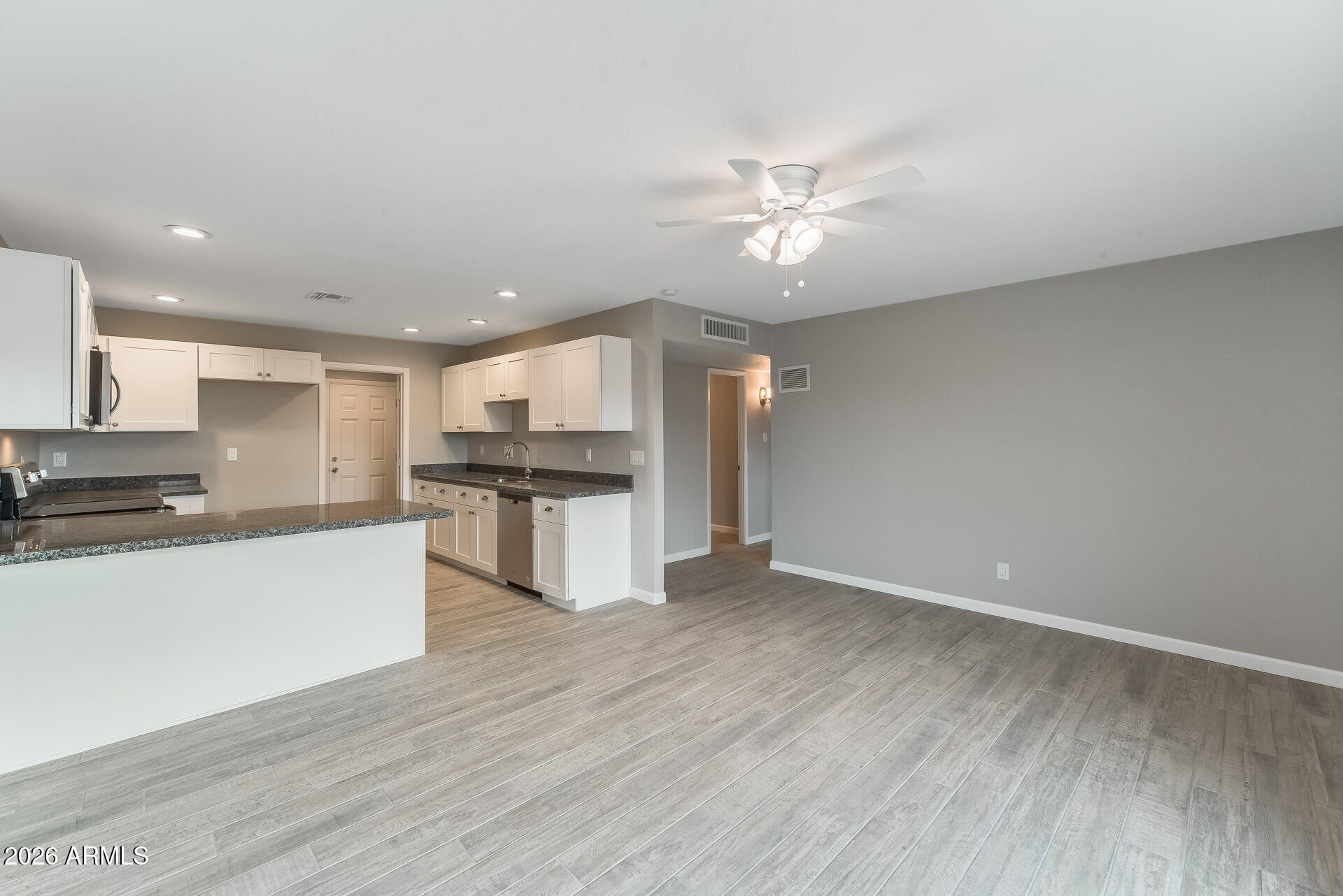 3920 West Tuckey Lane Phoenix, AZ 85019 - Photo 6 of 29 Chase Capture (6)