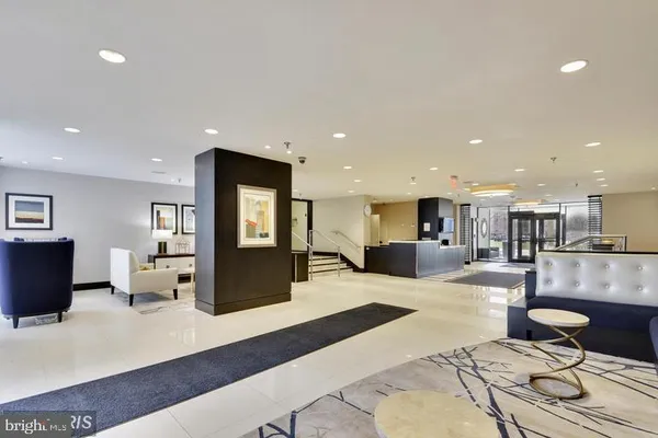 $1,900 | 7401 Westlake Terrace, Unit 610, Bethesda, MD 20817