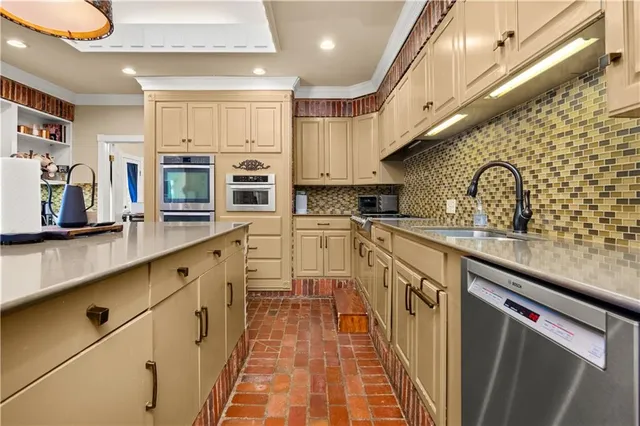 $560,000 | 500 Wycliffe Way, Alexandria, LA 71303