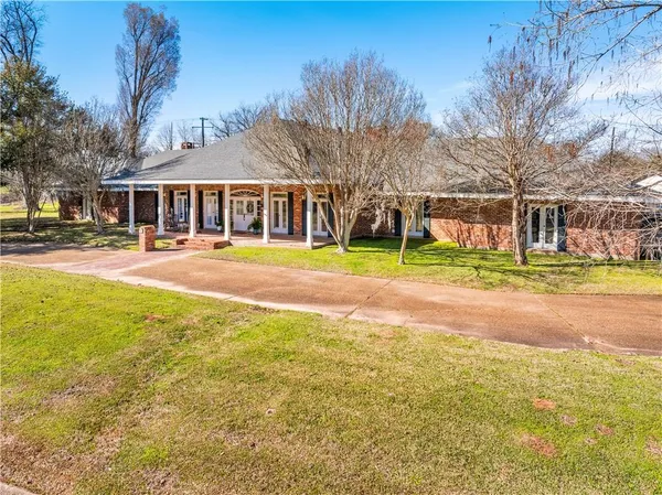 $530,000 | 500 Wycliffe Way, Alexandria, LA 71303