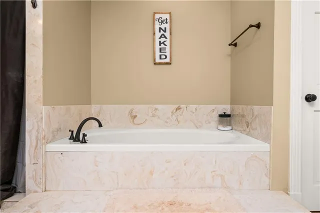 $560,000 | 500 Wycliffe Way, Alexandria, LA 71303