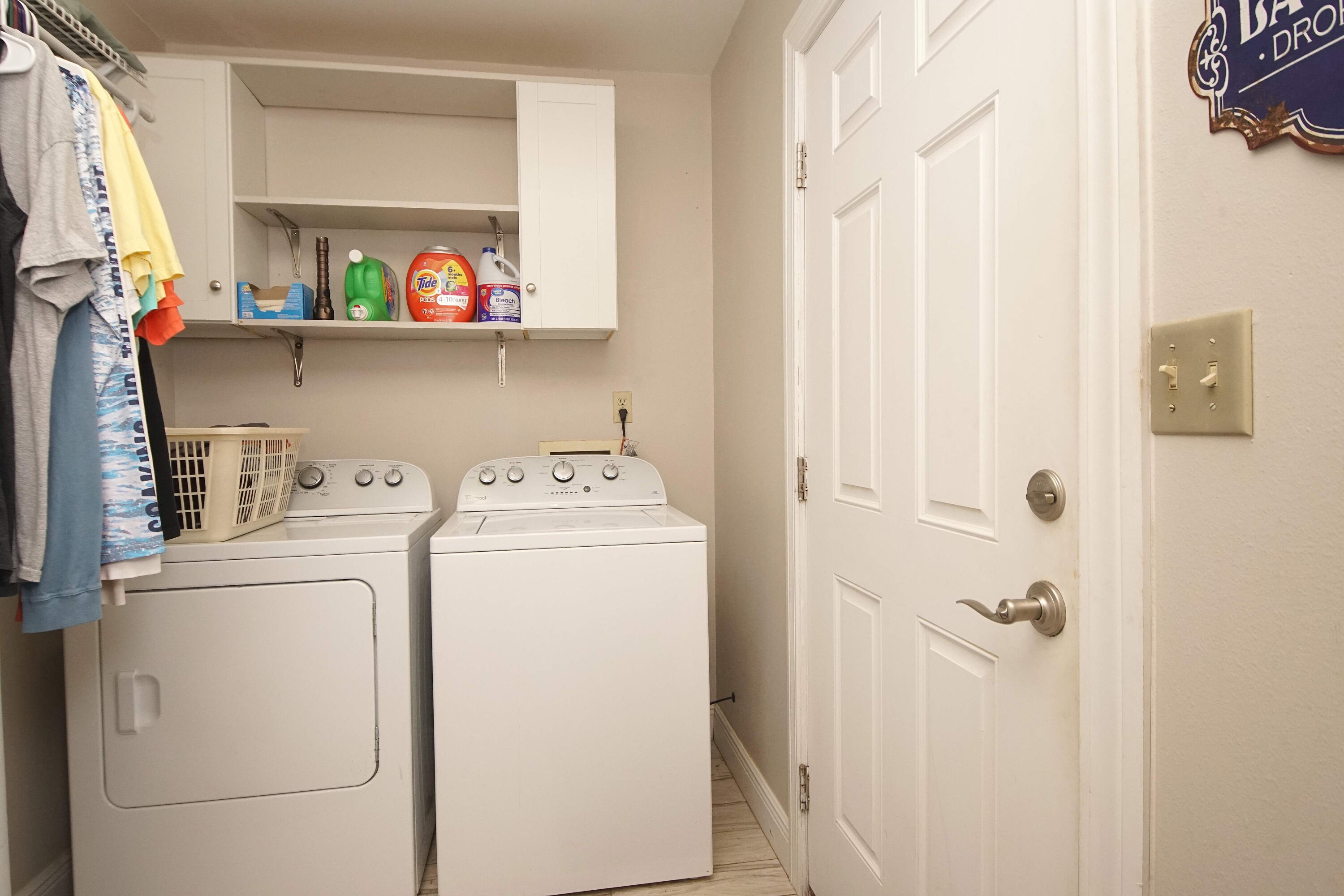 250 Panama Drive Crestview, FL 32536 - Photo 13 of 20 a utility room with dryer and washer