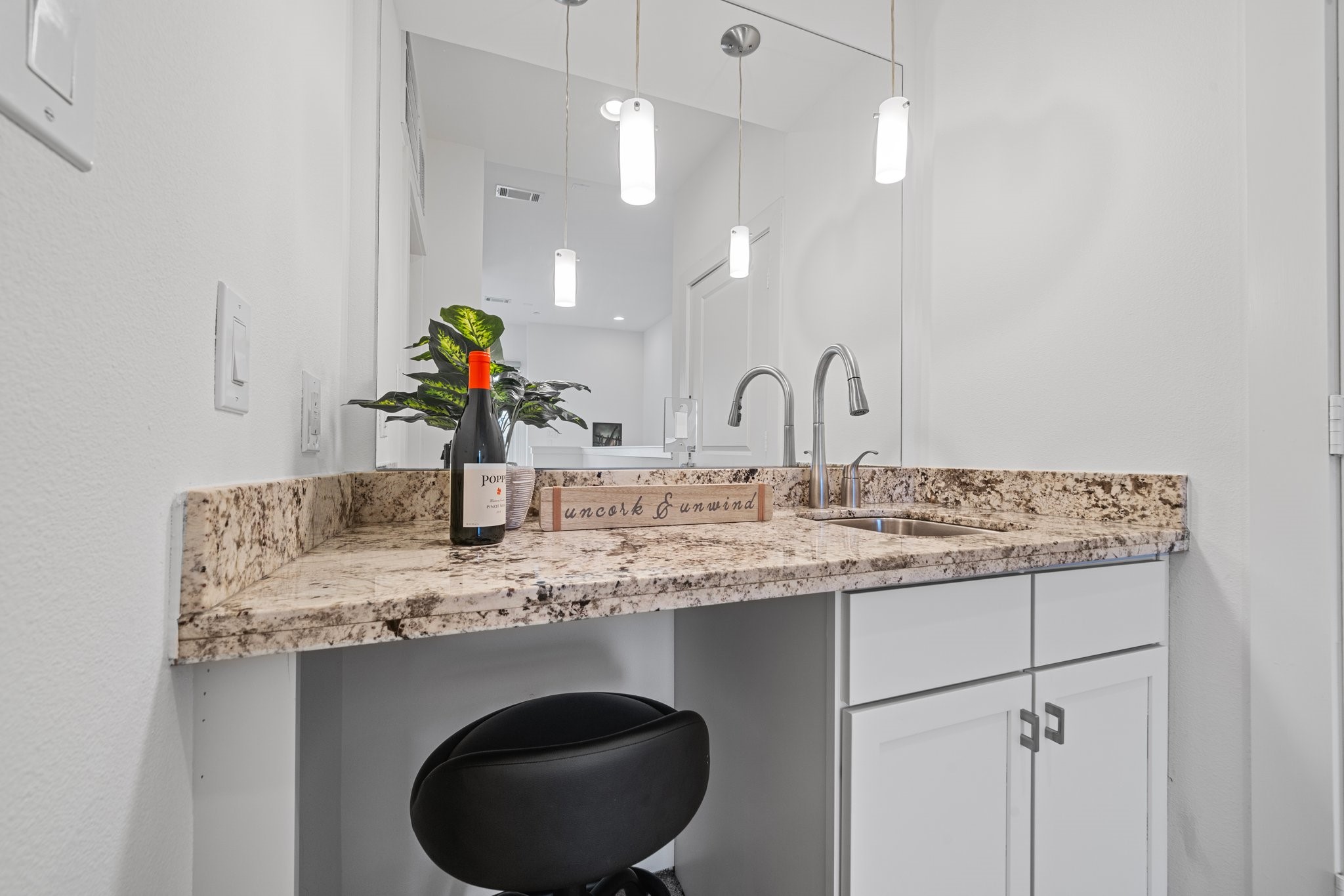 1804 Prospect Street Houston, TX 77004 - Photo 43 of 49 Wet bar for easy entertainment on the terrace.
