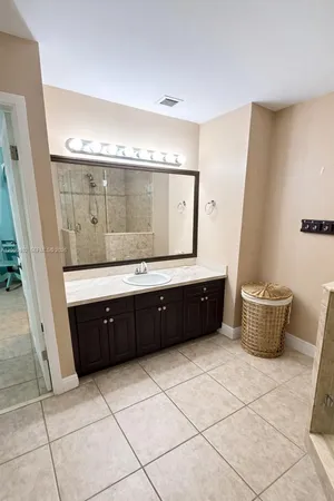 $2,800 | 6621 Southwest 116th Place, Unit A2, Miami, FL 33173