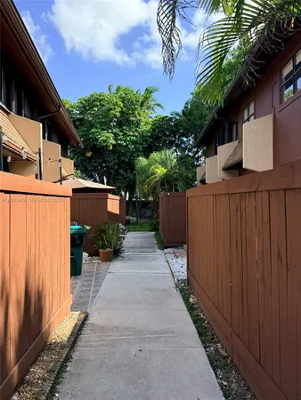 $2,800 | 6621 Southwest 116th Place, Unit A2, Miami, FL 33173