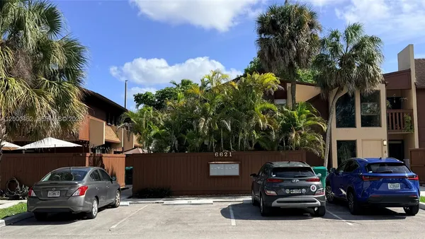 $2,800 | 6621 Southwest 116th Place, Unit A2, Miami, FL 33173