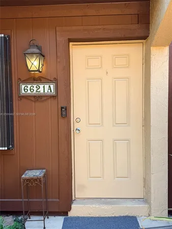 $2,800 | 6621 Southwest 116th Place, Unit A2, Miami, FL 33173