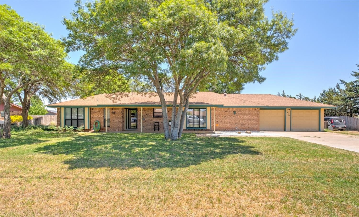 919 Robin Road Levelland, TX 79336 - Photo 1 of 29 Photo 1