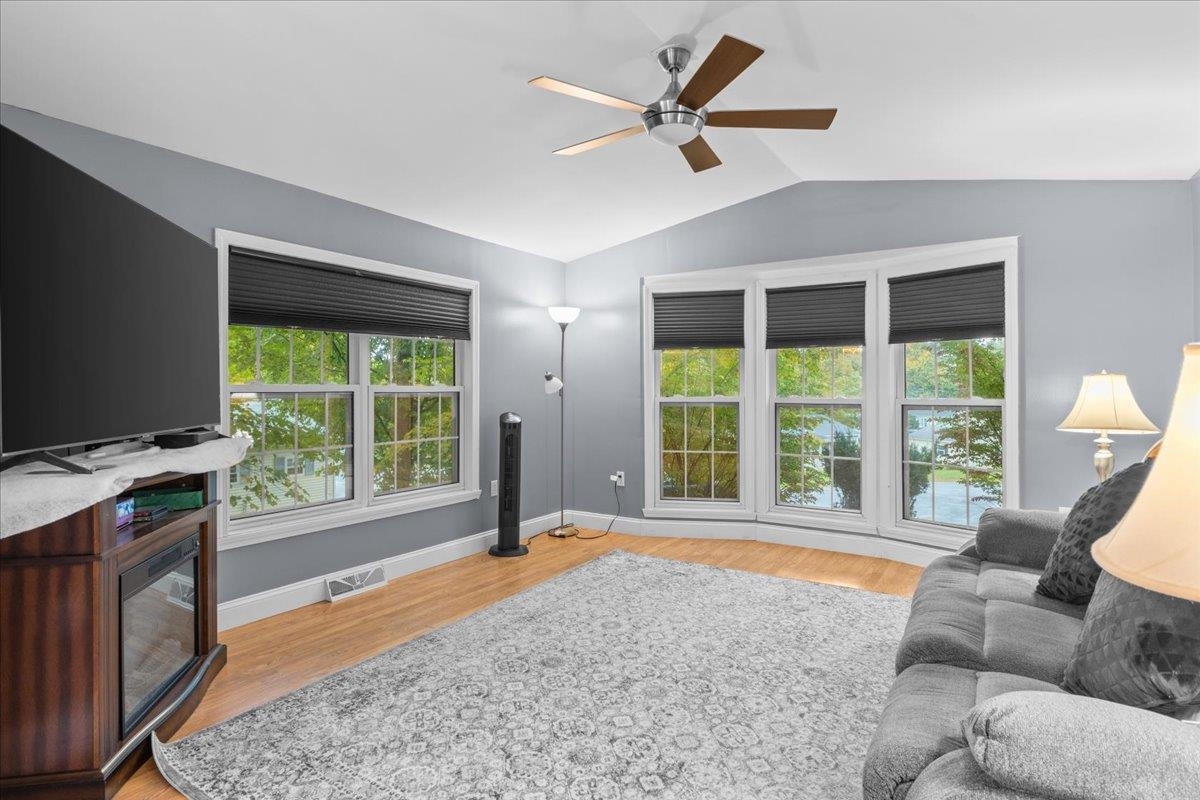 336 Trillium Road Williston, VT 05495 - Photo 3 of 32