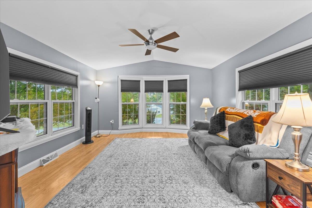 336 Trillium Road Williston, VT 05495 - Photo 4 of 32