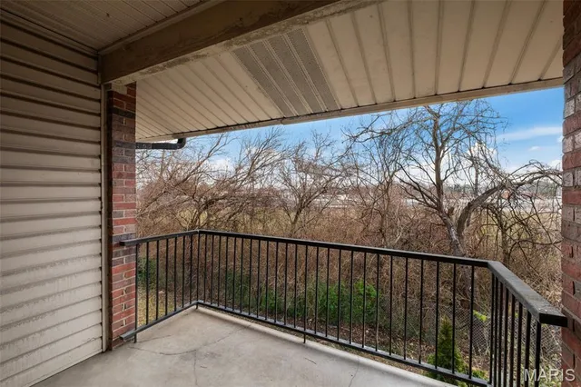 $97,900 | 9924 Bunker Hill Drive, Unit G, St. Louis, MO 63123