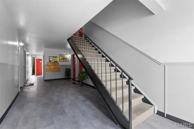 $97,900 | 9924 Bunker Hill Drive, Unit G, St. Louis, MO 63123