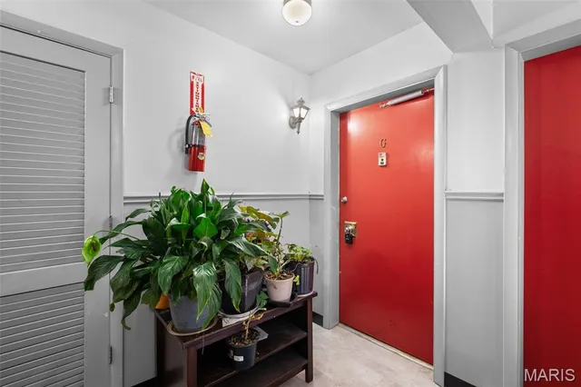 $97,900 | 9924 Bunker Hill Drive, Unit G, St. Louis, MO 63123