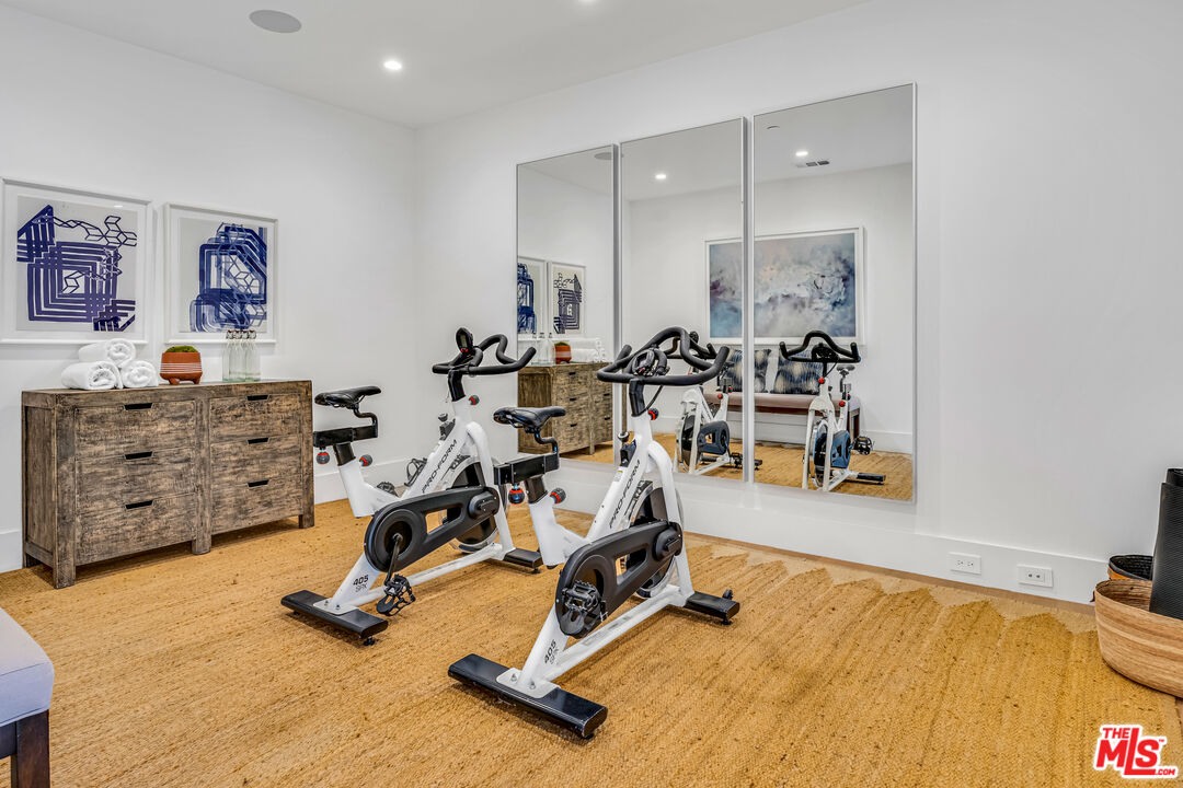 10560 Clarkson Road Los Angeles, CA 90064 - Photo 17 of 36 Gallery Image 17