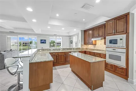 $990,000 | 510 Avellino Isles Circle, Unit 2202, Naples, FL 34119