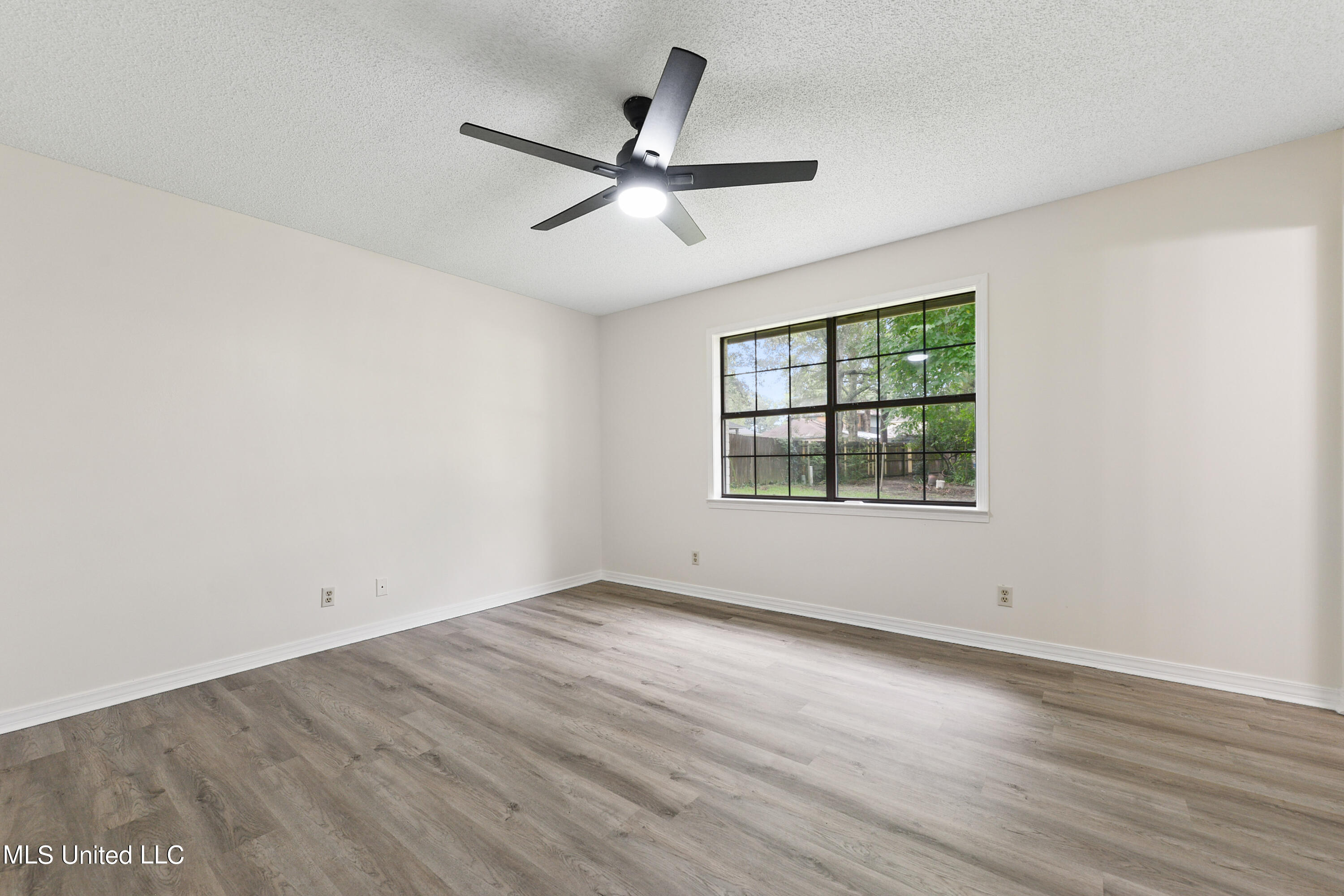 5030 Ridgewood Drive Moss Point, MS 39563 - Photo 13 of 23 013 (2)