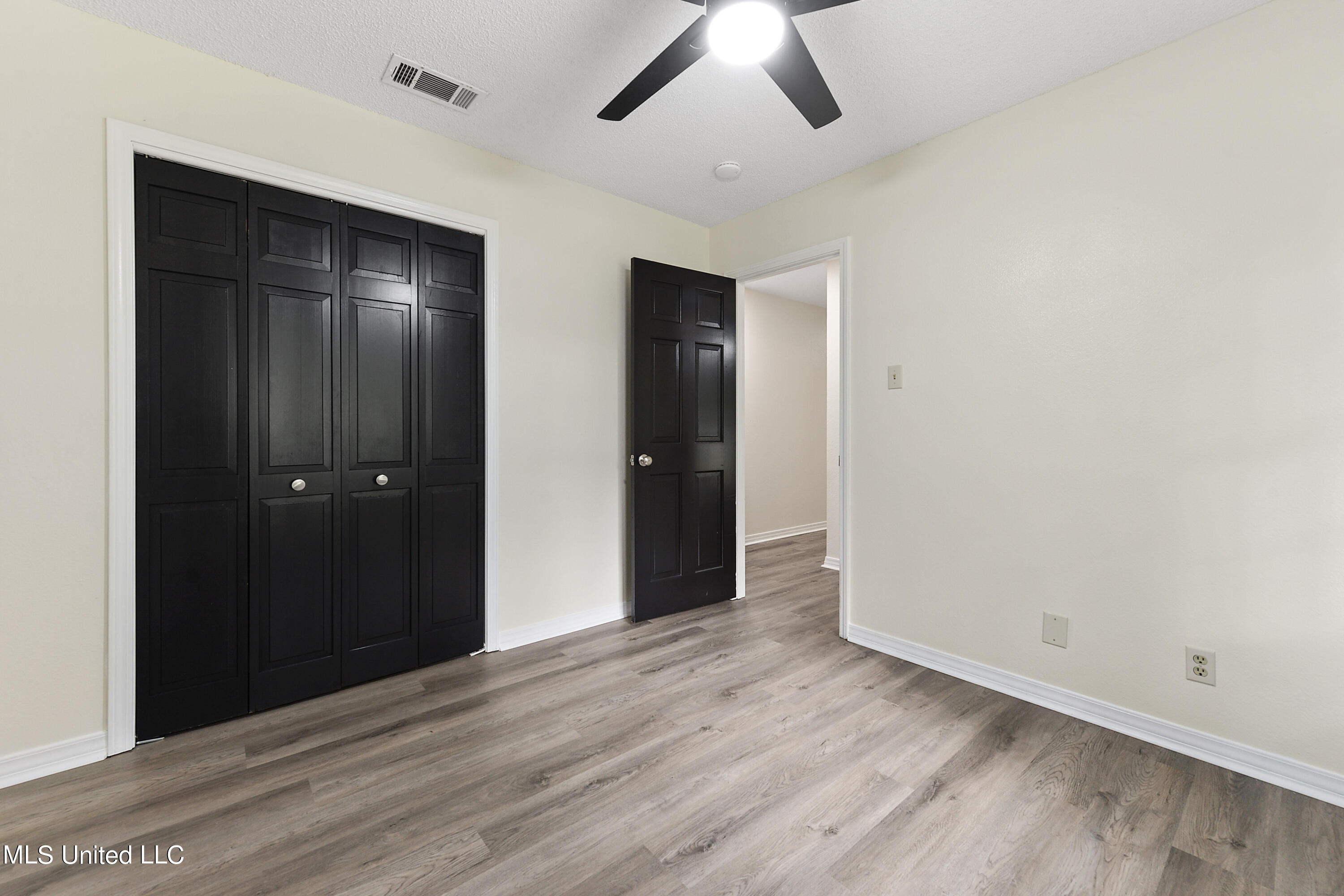 5030 Ridgewood Drive Moss Point, MS 39563 - Photo 18 of 23 018 (2)