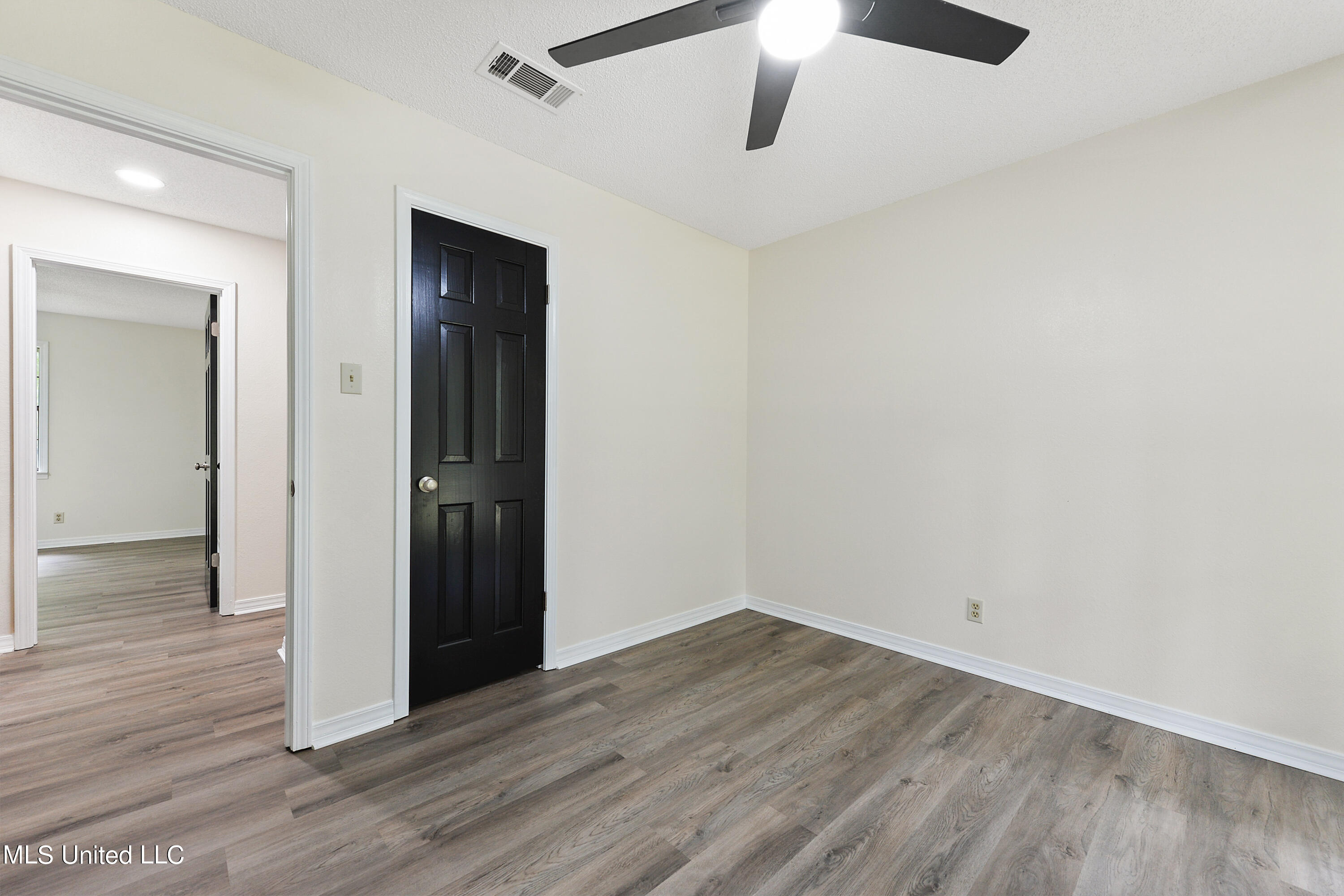 5030 Ridgewood Drive Moss Point, MS 39563 - Photo 20 of 23 020 (2)