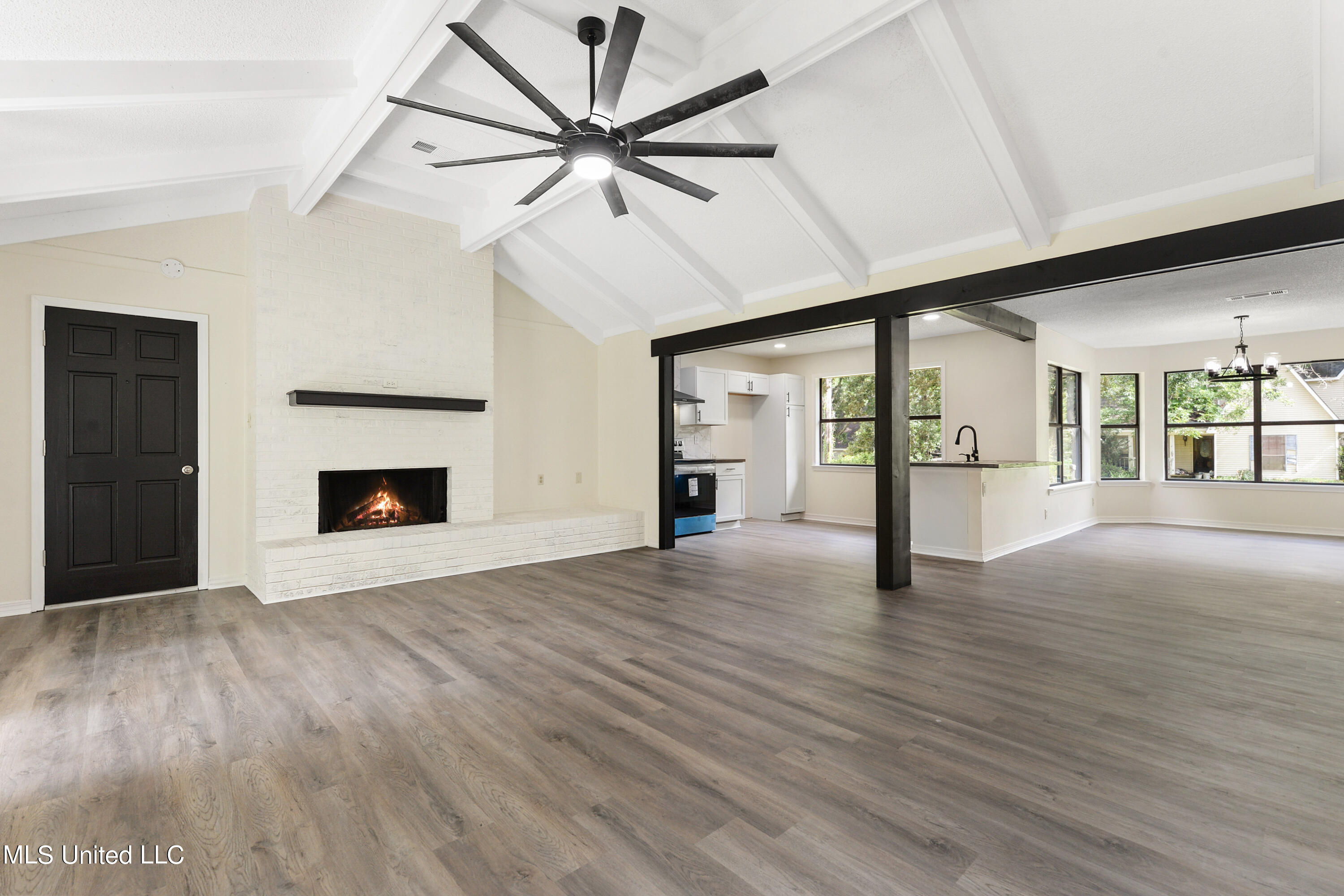 5030 Ridgewood Drive Moss Point, MS 39563 - Photo 4 of 23 004 (2)