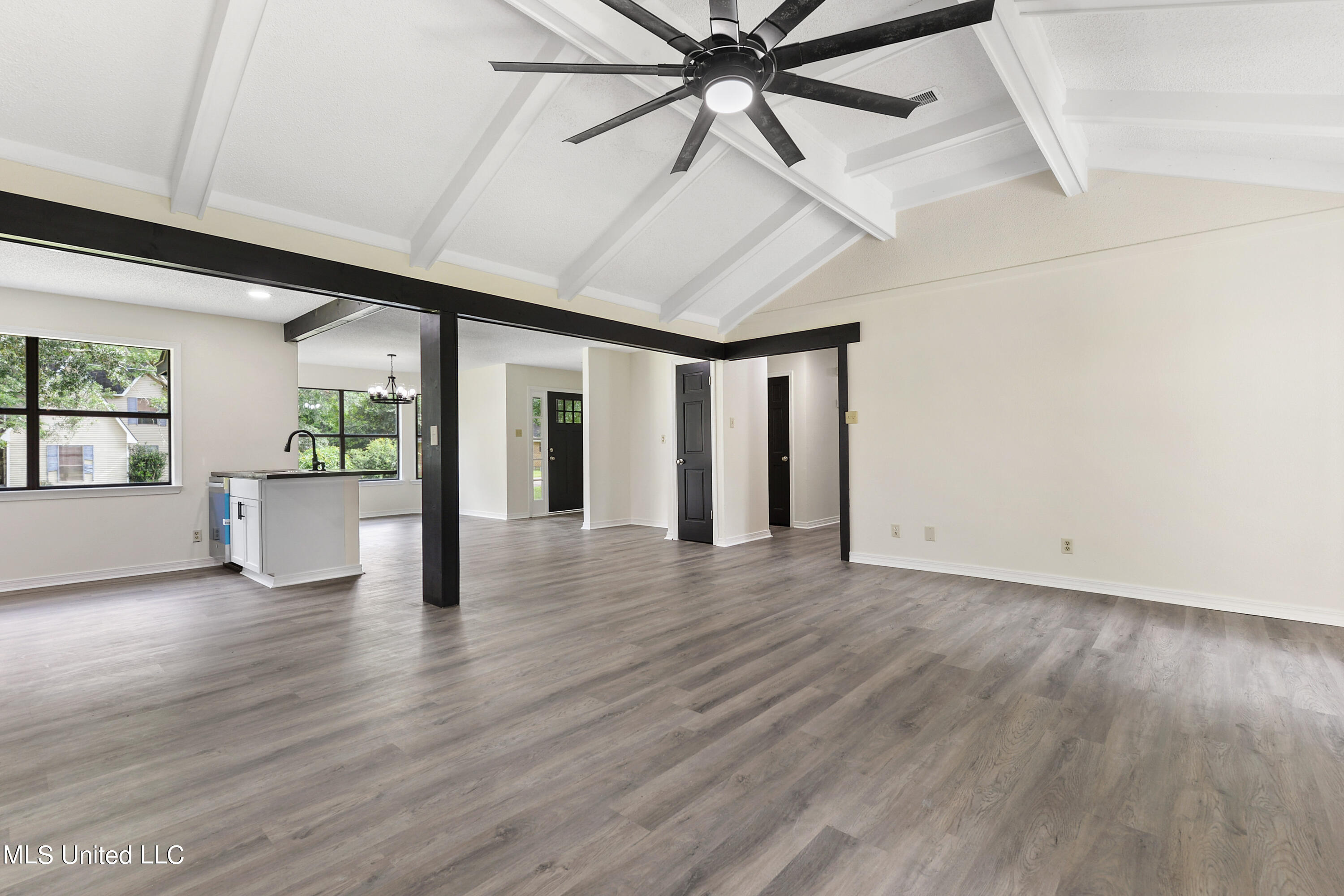 5030 Ridgewood Drive Moss Point, MS 39563 - Photo 5 of 23 005 (2)