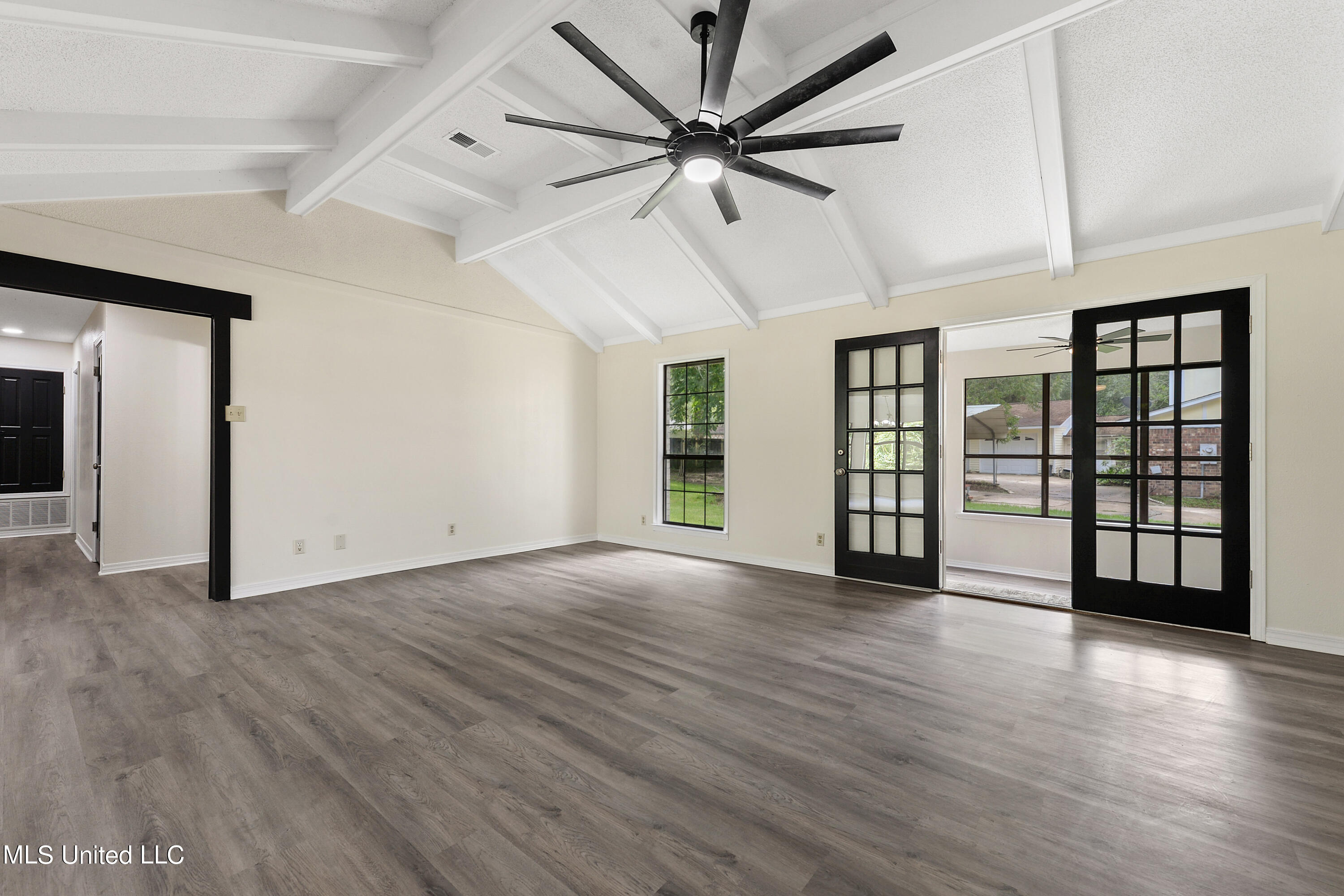5030 Ridgewood Drive Moss Point, MS 39563 - Photo 6 of 23 006 (2)