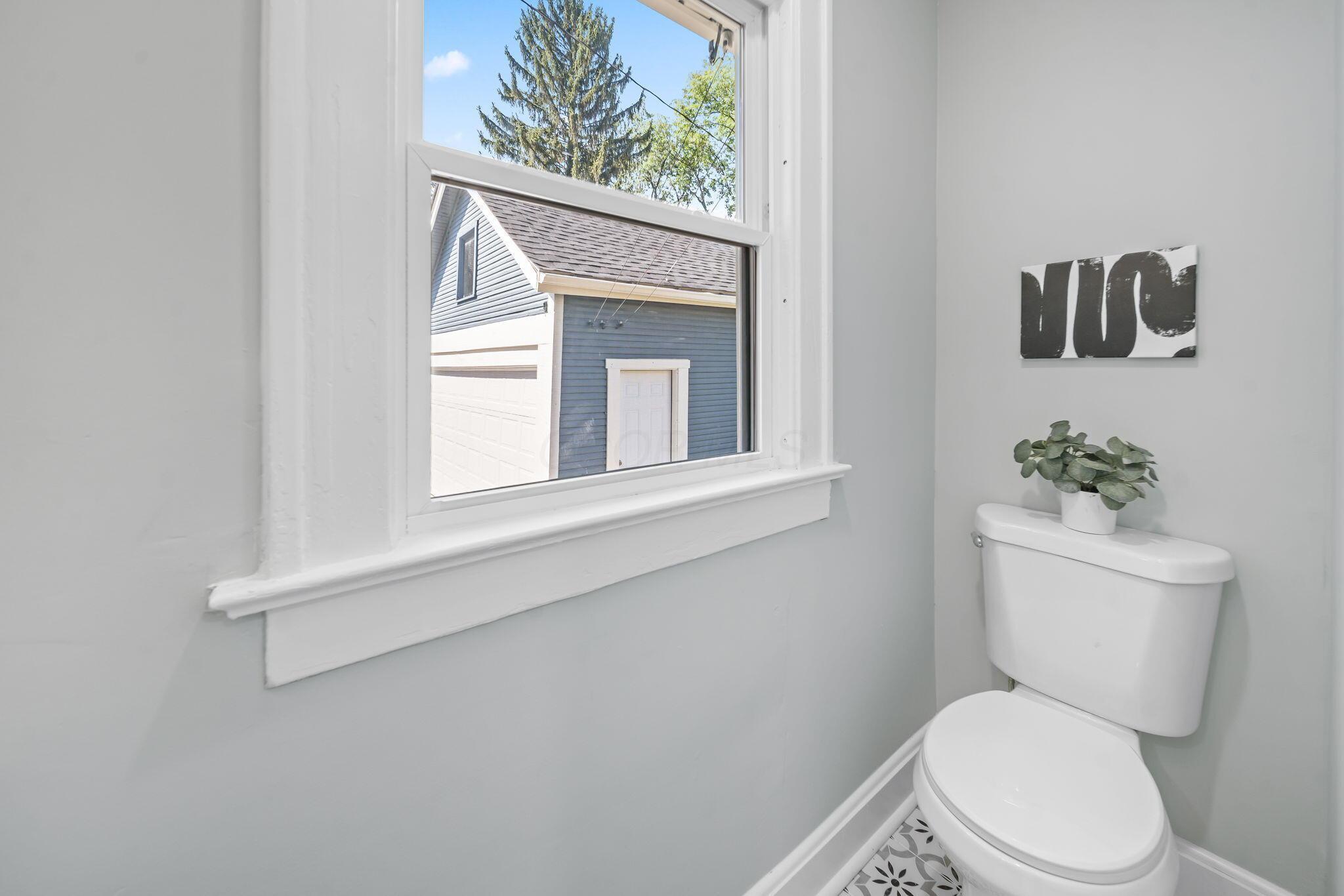 374 Acton Road Columbus, OH 43214 - Photo 26 of 76 37-web-or-mls-DSC00019-2