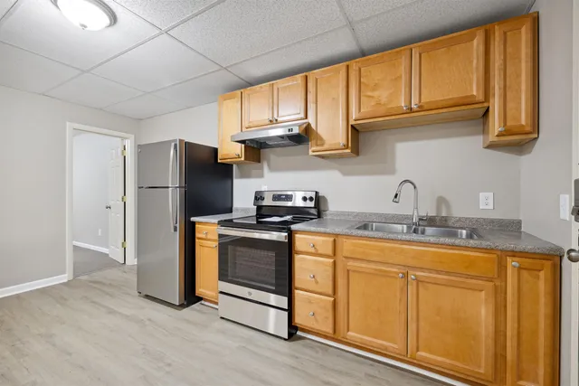 $1,650 | 1 Pleasant Street, Unit 212, Claremont, NH 03743